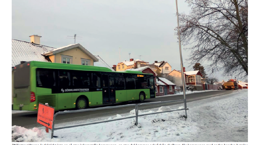 Bild på buss i vinterstadstrafik